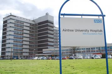 image of Aintree Hospital exterior